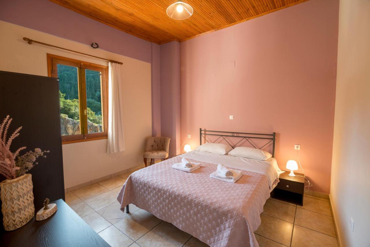 Ntamari Apartments Вати Екстериор снимка
