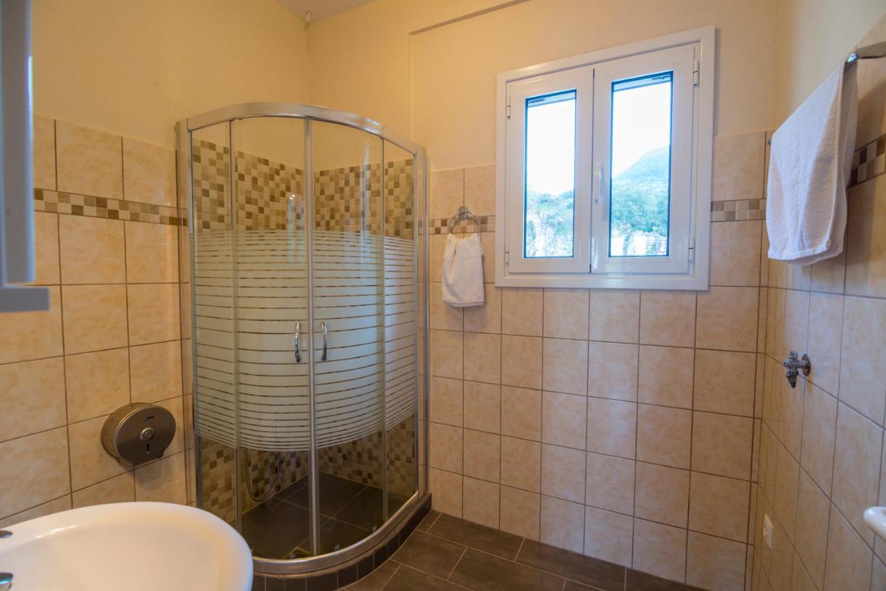 Ntamari Apartments Вати Екстериор снимка